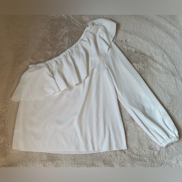 7 For All Mankind White Off the Shoulder Tiered Blouse - Picture 2 of 4